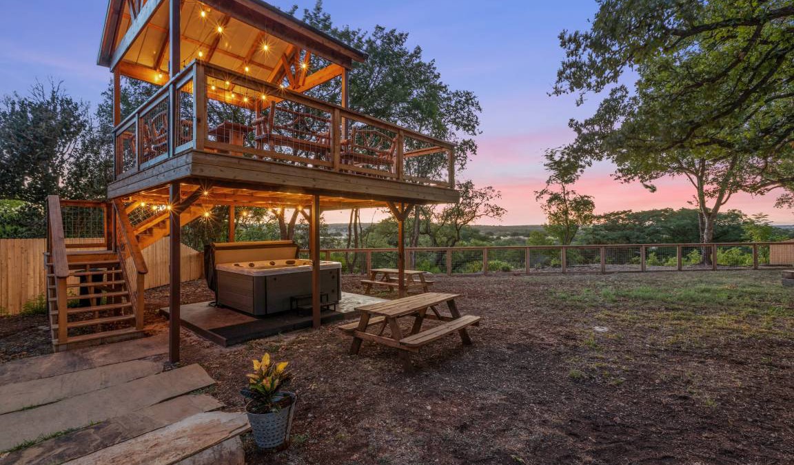 Kerrville House | 251 m² House ∙ 7 bedrooms ∙ 16 guests