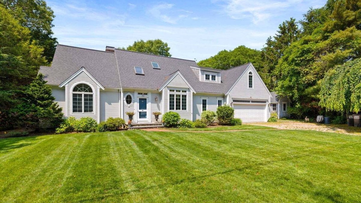 Cotuit House | 252-Co Clams & Shells High End Cotuit Waterfront, Pool & Dock, Bring your Boat!