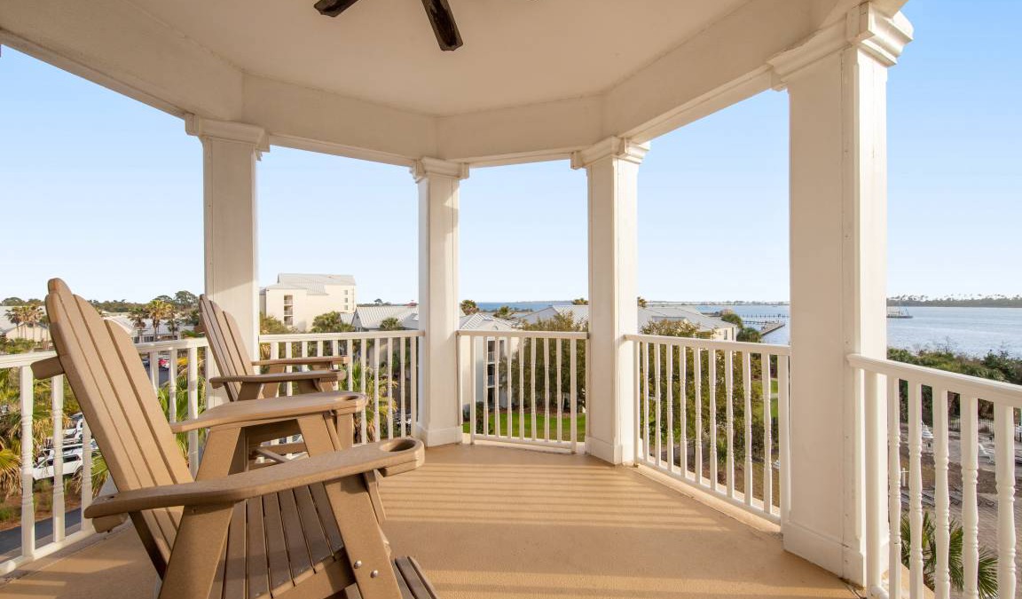 Upper Grand Lagoon Condo | 257 m² Condo ∙ 4 bedrooms ∙ 8 guests
