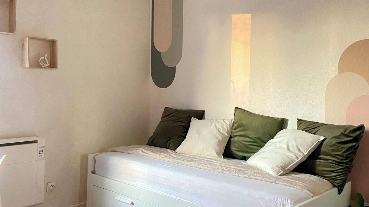 Bretigny-sur-Orge Apartment | 25min from Paris, Cosy Studio near train station