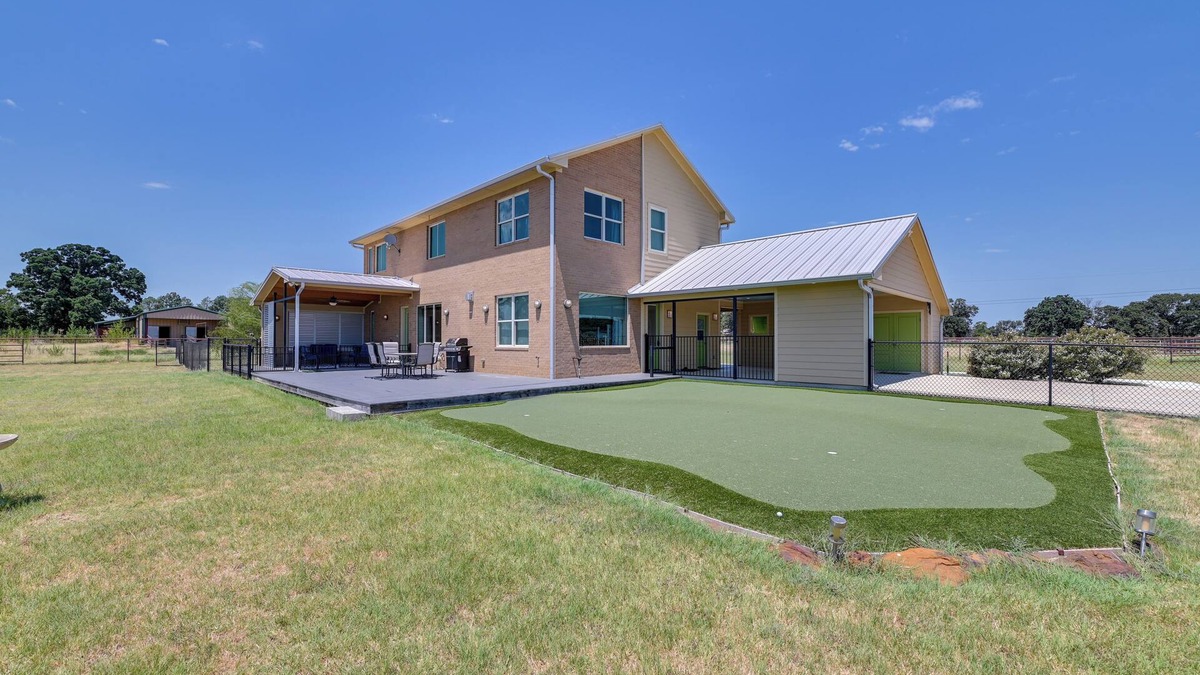 Weston House | 26-Acre Pilot Point Ranch Home w/Pool & Mini Golf