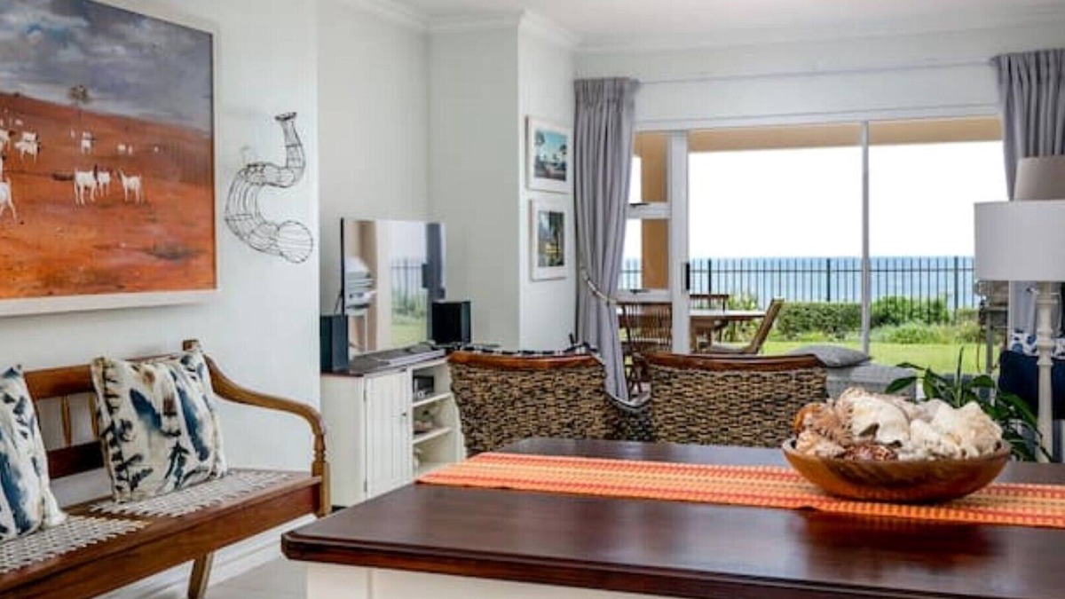 Illovo Beach Apartment | 26 La Mer - Beautiful sea view ground floor