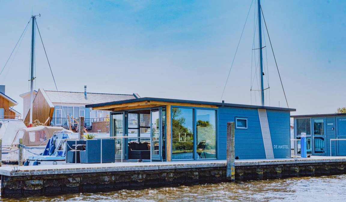 Municipality of Uitgeest Boat Rental | 26 m² Houseboat ∙ 2 bedrooms ∙ 4 guests