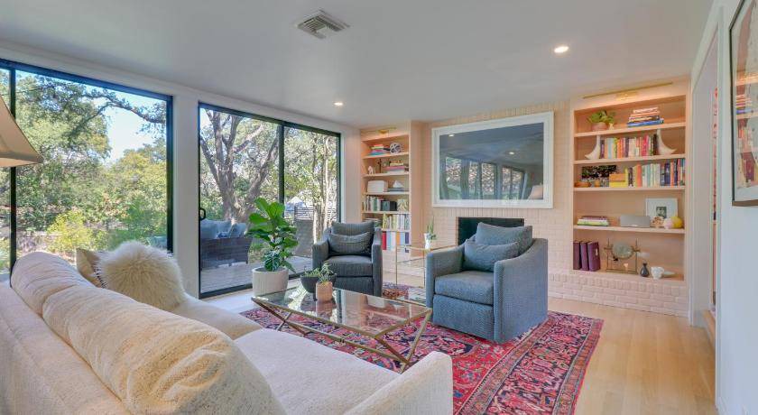 Barton Hills House | 260 m² House ∙ 4 bedrooms ∙ 8 guests