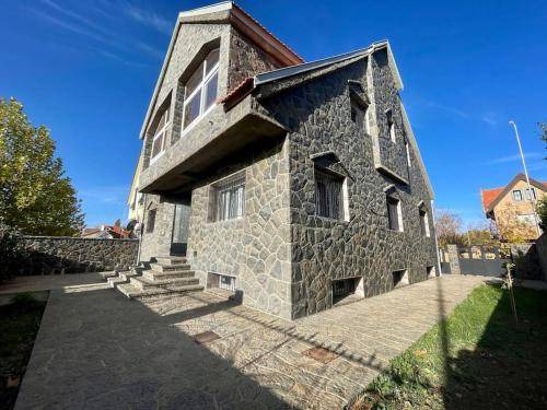 Ifrane Villa | 260 m² Villa ∙ 5 bedrooms ∙ 11 guests