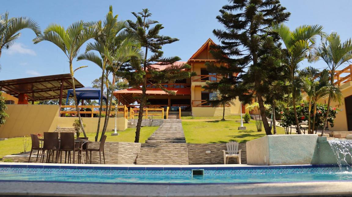 Olon House | 2600 m² House ∙ 10 bedrooms ∙ 30 guests