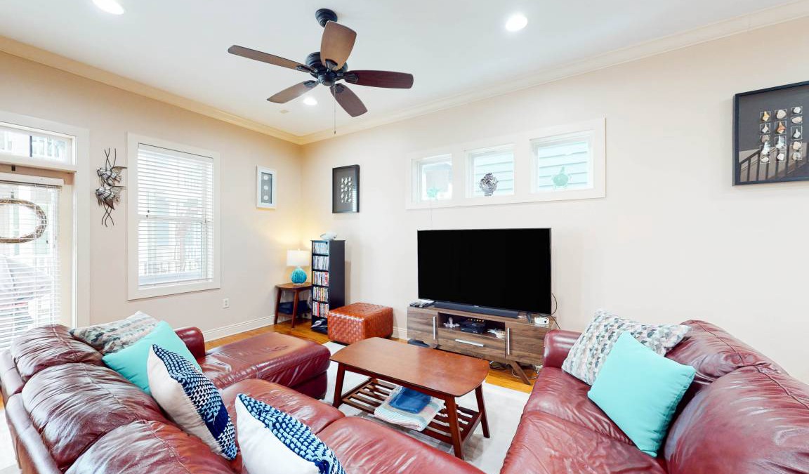 Crescent Beach House | 261 m² House ∙ 4 bedrooms ∙ 14 guests