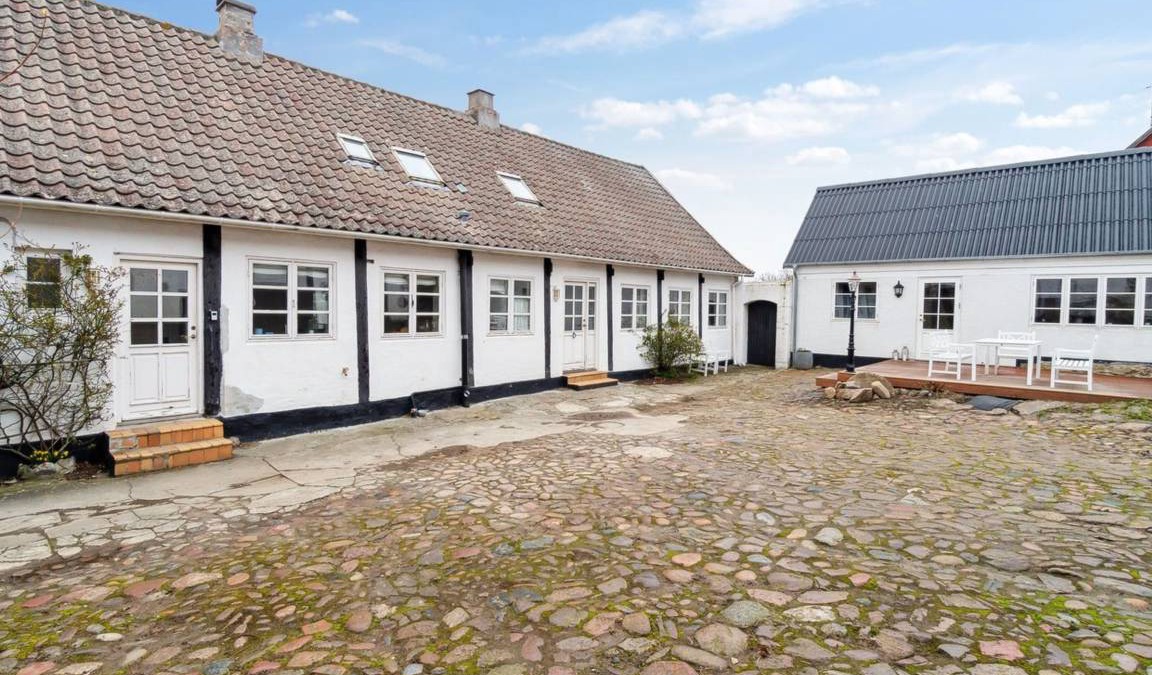 Tejn House | 266 m² House ∙ 1 bedroom ∙ 14 guests