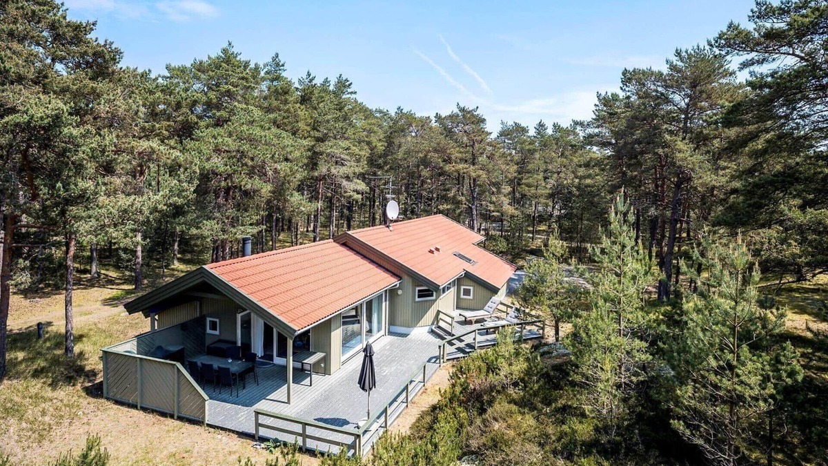 Pedersker House | 2669 Nexø - Møllestien 11