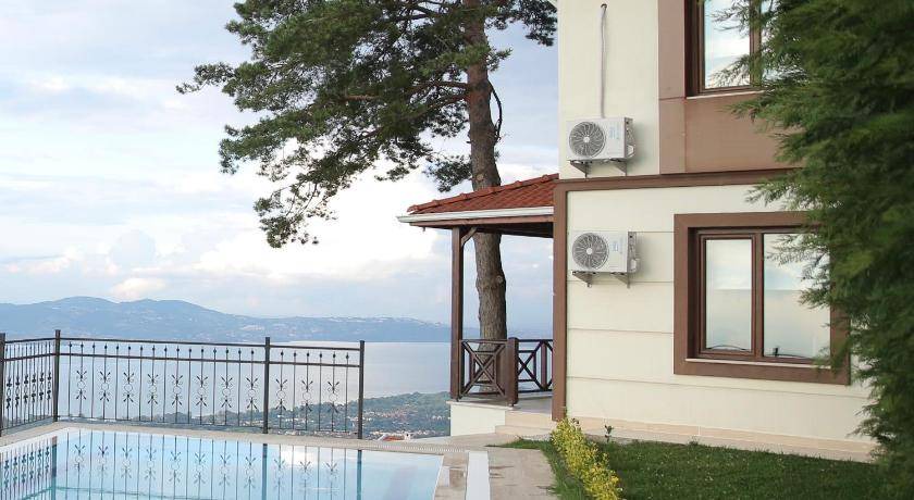 Sapanca Villa | 267 m² Villa ∙ 4 bedrooms ∙ 12 guests