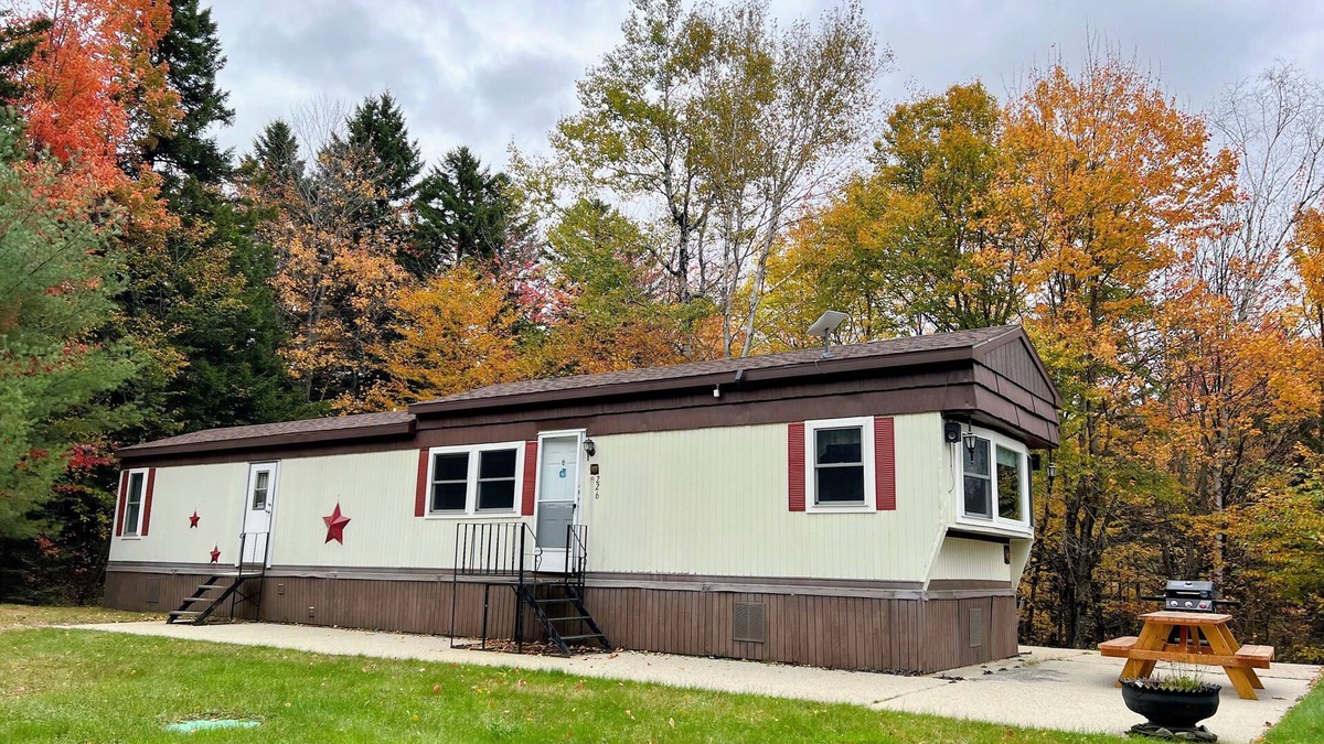 Twin Mountain House | 26CM - private camp in Bretton Woods, wifi, AC, private yard with great views, dog friendly!