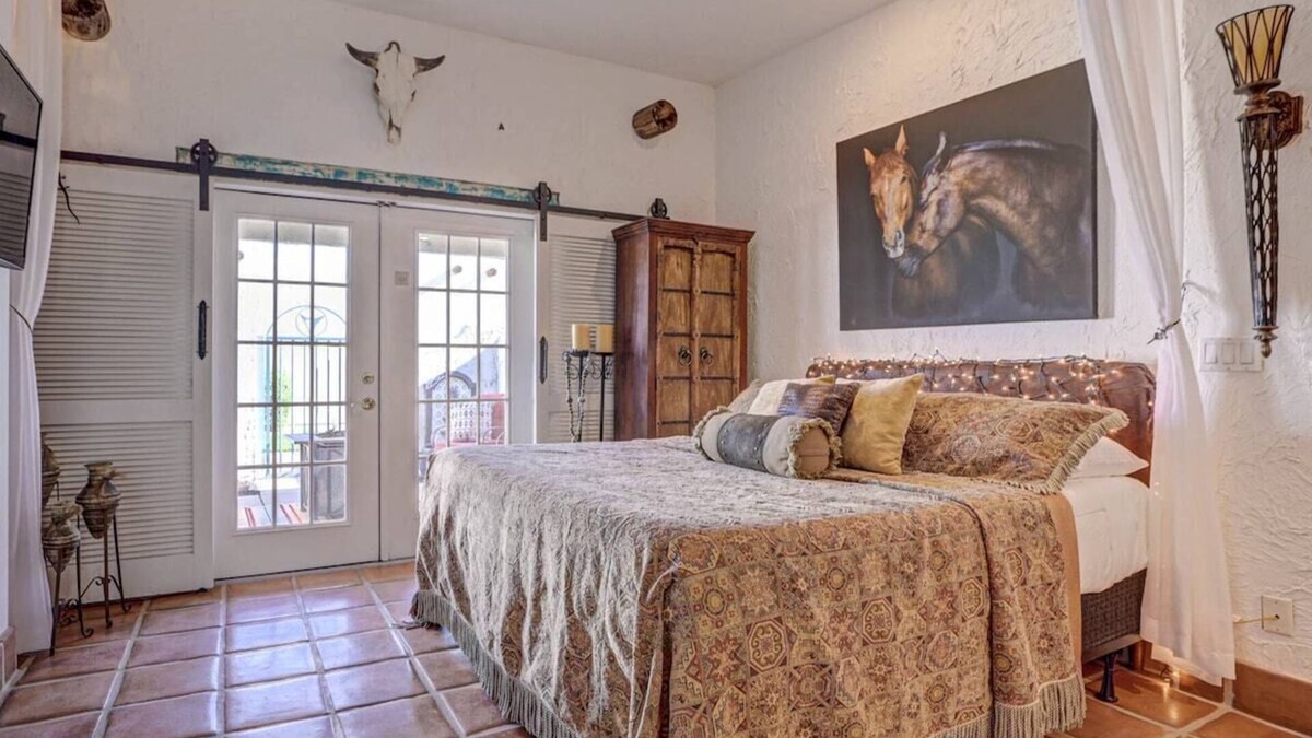 St. George Villa | 27 Amira ALLMAN · Relax! Spanish Rose King Bed+Kitchen Pool+Spa+Gym