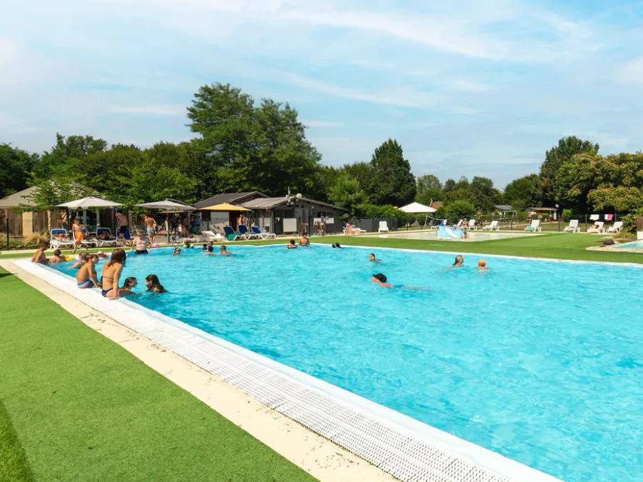 Monceaux-sur-Dordogne House | 27 m² Mobile home ∙ 2 bedrooms ∙ 6 guests