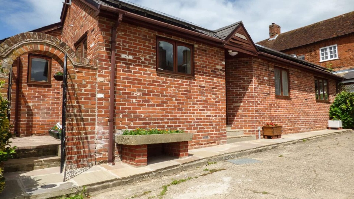 Sudbury Cottage | 27 SWAN STREET, pet friendly, character holiday cottage in Boxford