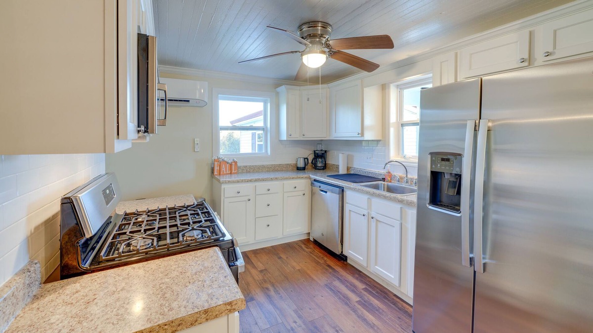 Ripley House | 270-Acre Ripley Family Home w/ On-Site Pond!