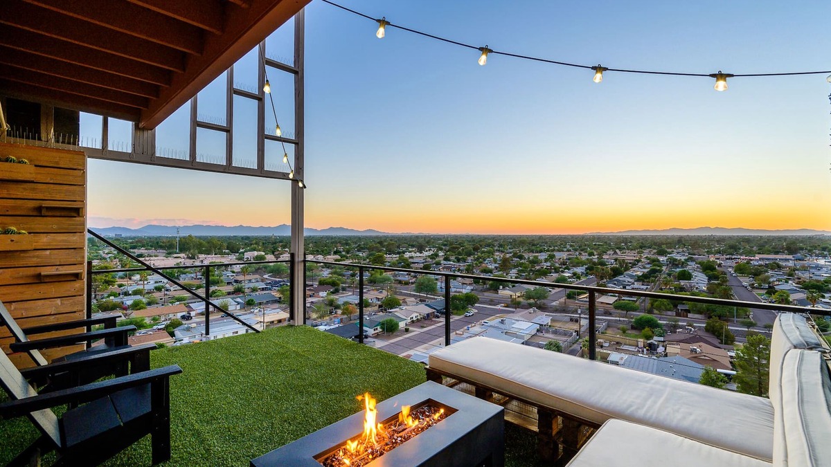 New Northtown Condo | 270° City/Mountain views!