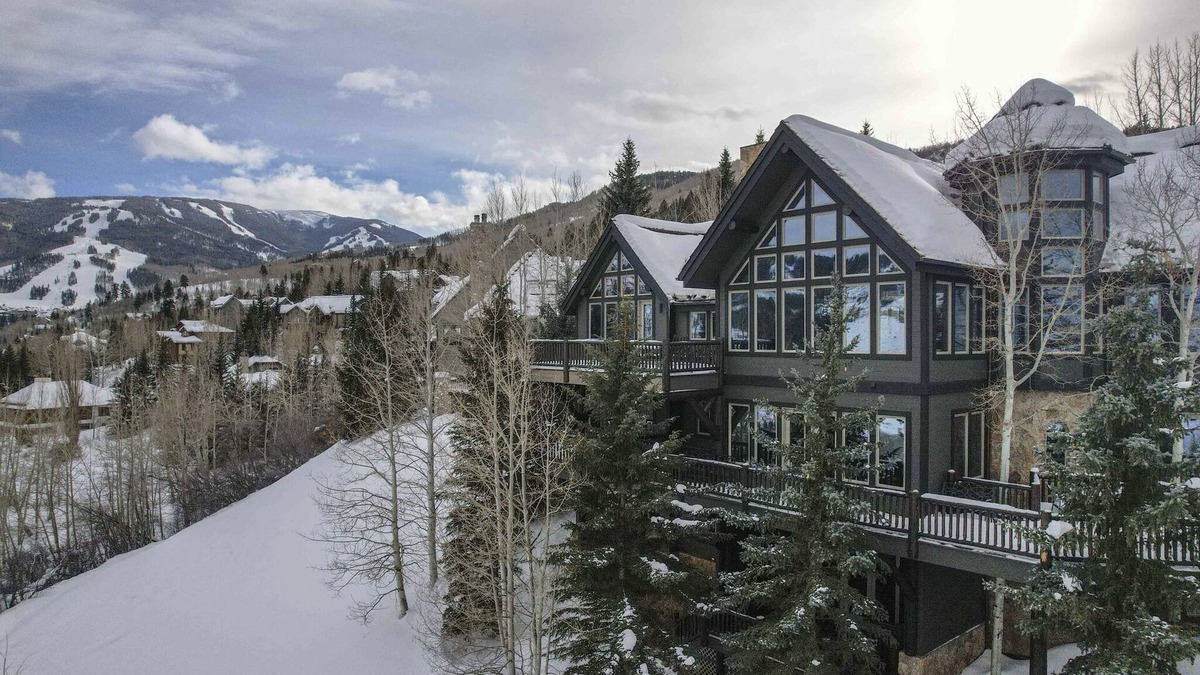 Avon House | 270 degree views of the mountain nHot tub and gameroom, private Gym