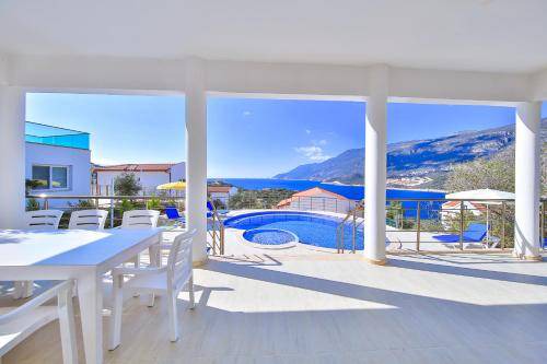 Kas Villa | 270 m² Villa ∙ 5 bedrooms ∙ 10 guests