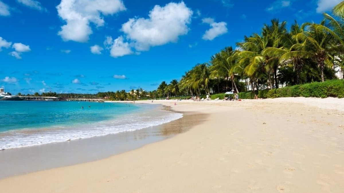 Douglas Apartment | #271 Beautiful Beach Front Exceptional Luxury Apartment in Port St Charles.