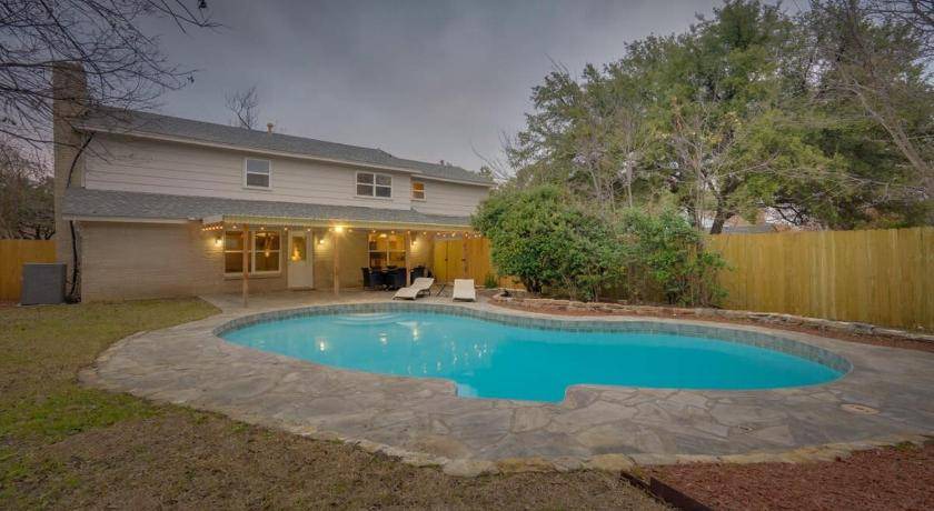 Dallas House | 271 m² House ∙ 5 bedrooms ∙ 20 guests