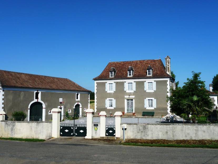 Monget House | 275 m² Gîte ∙ 5 bedrooms ∙ 10 guests