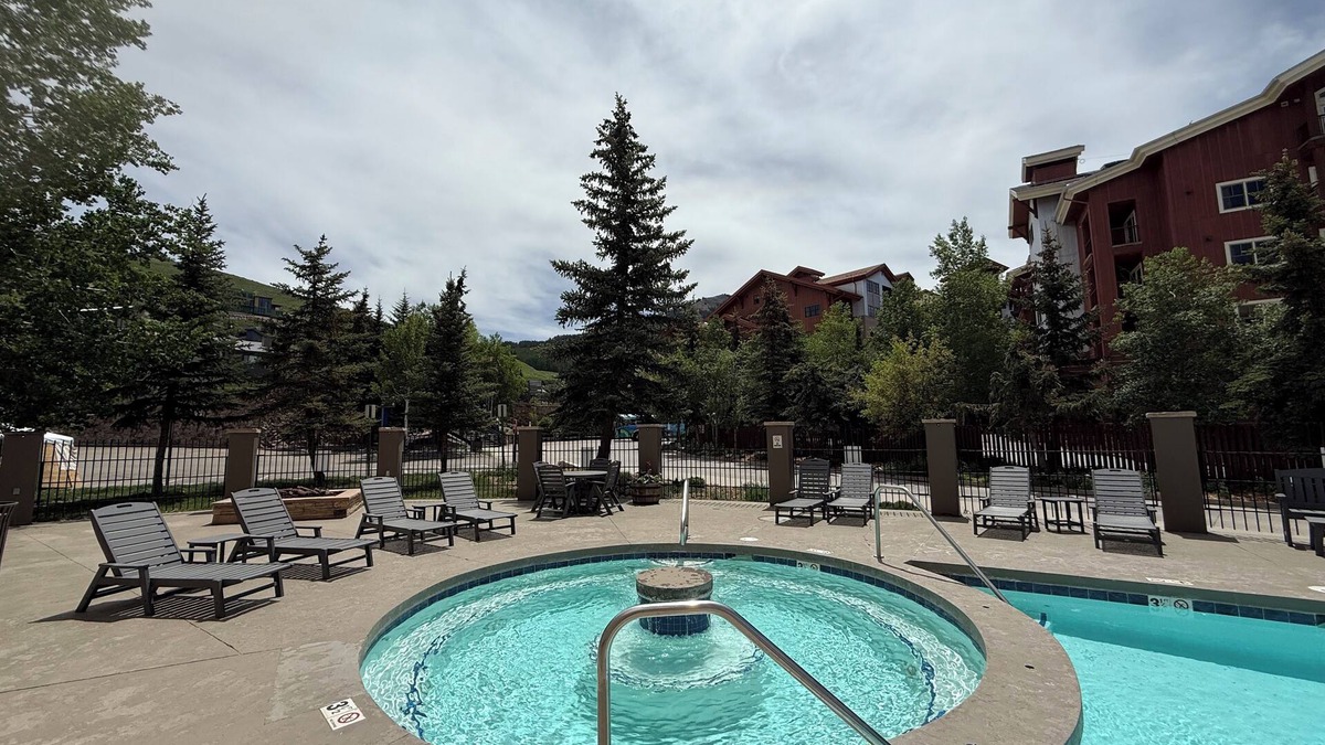 Crested Butte Apartment | 279-281 Base area 2 room 2 bath unit sleeps 6 Mt. Crested Butte