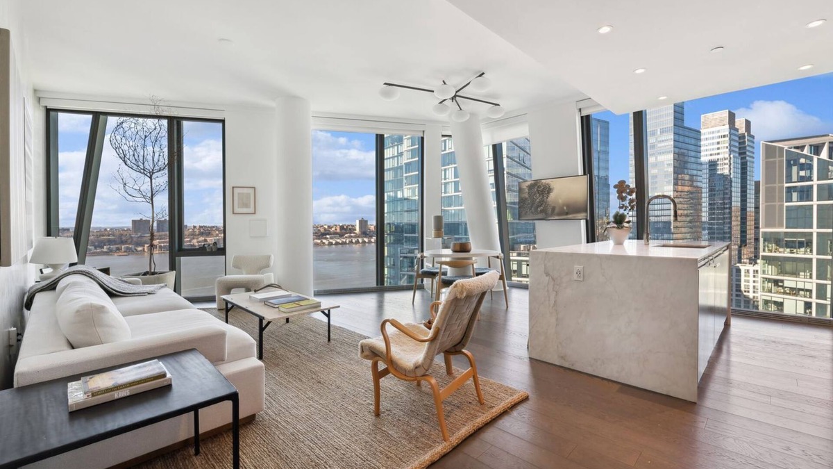 Central Park South Condo | 27th Floor Luxury Condo in the Lincoln Center area of charming UWS