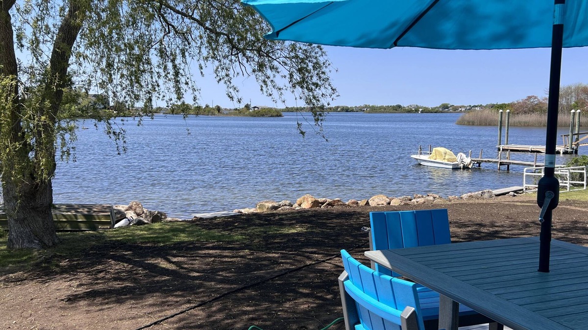 Green Hill Cottage | 28 Beach Drive Waterfront Home