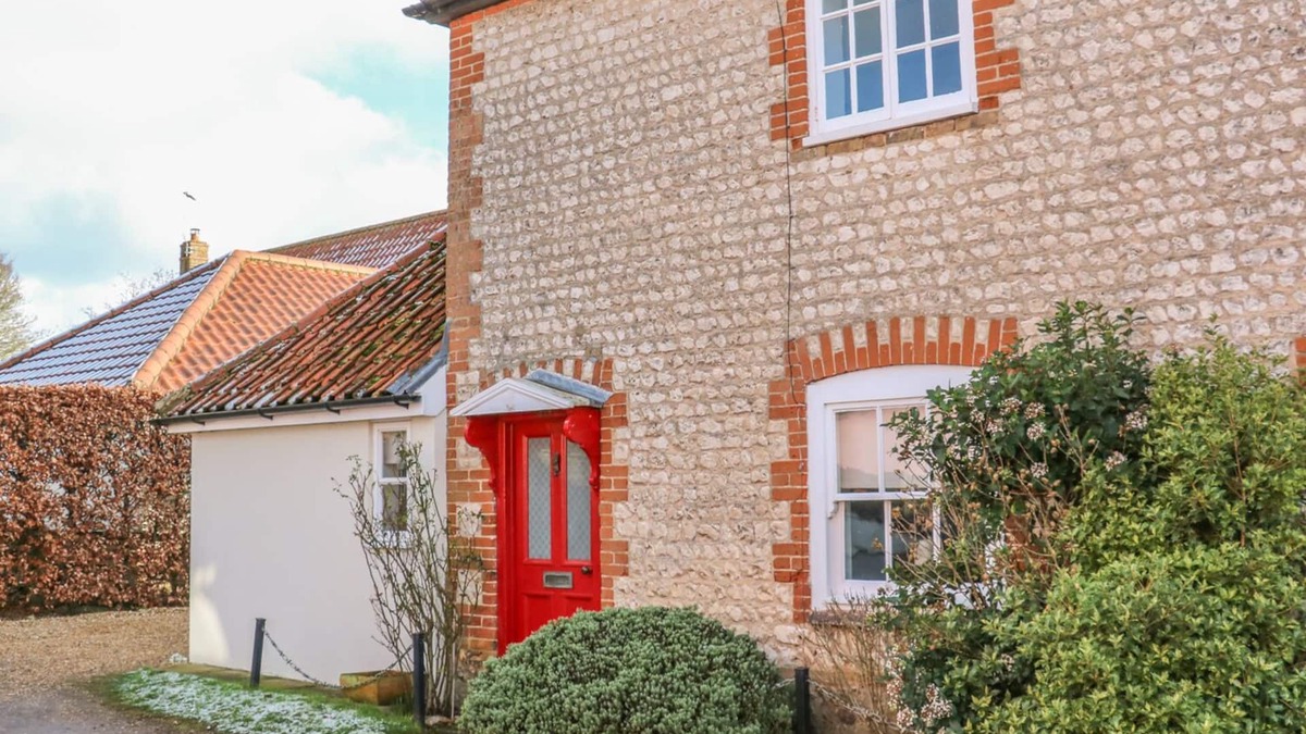 Oxborough Cottage | 28 OXBOROUGH, family friendly, character holiday cottage in Oxborough