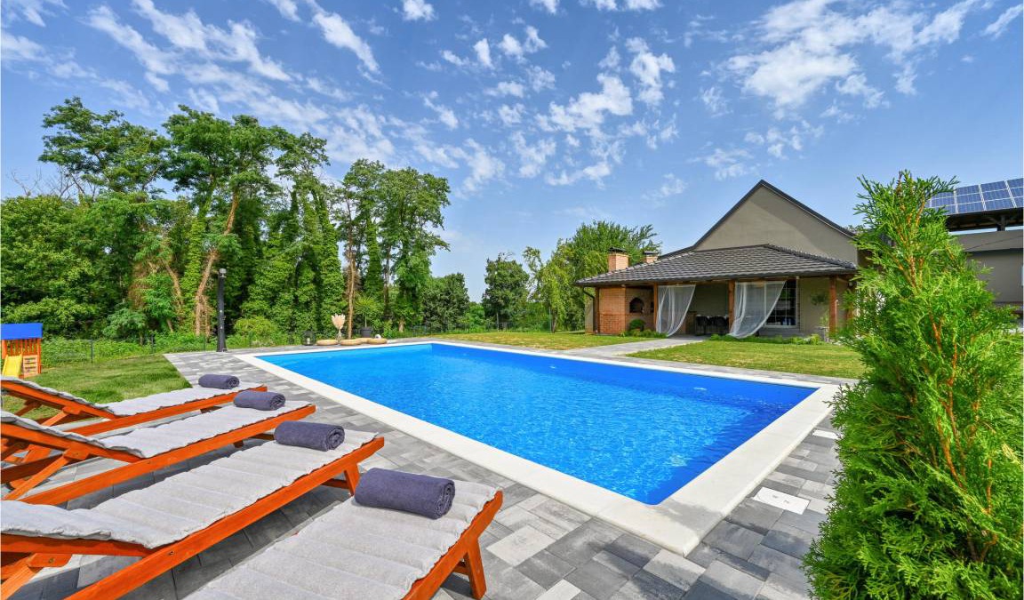 Bjelovar House | 280 m² House ∙ 3 bedrooms ∙ 8 guests