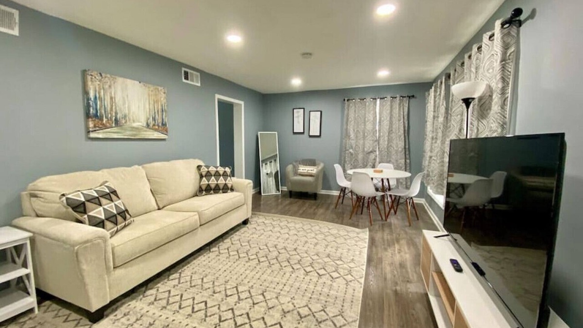 Vermilion House | 281 overlook · Comfy Cottage By The Lake