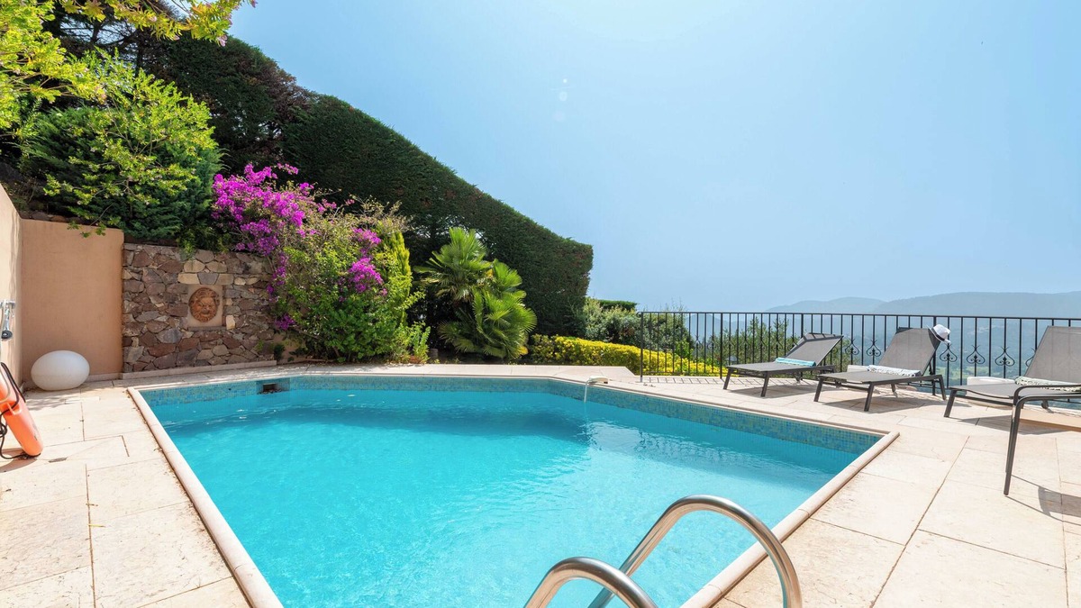 Mandelieu-La-Napoule Villa | 289m² Villa – 4 Br Pool & Sea View