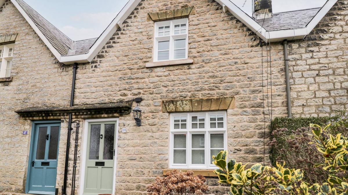 Helmsley Cottage | 29 BONDGATE, pet friendly, character holiday cottage in Helmsley
