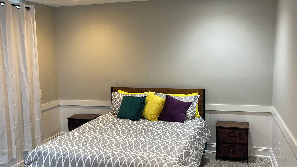 Broadmoor Apartment | 29 days for the price of 7 days in a beautifully renovated 2 bedroom 1 bath!