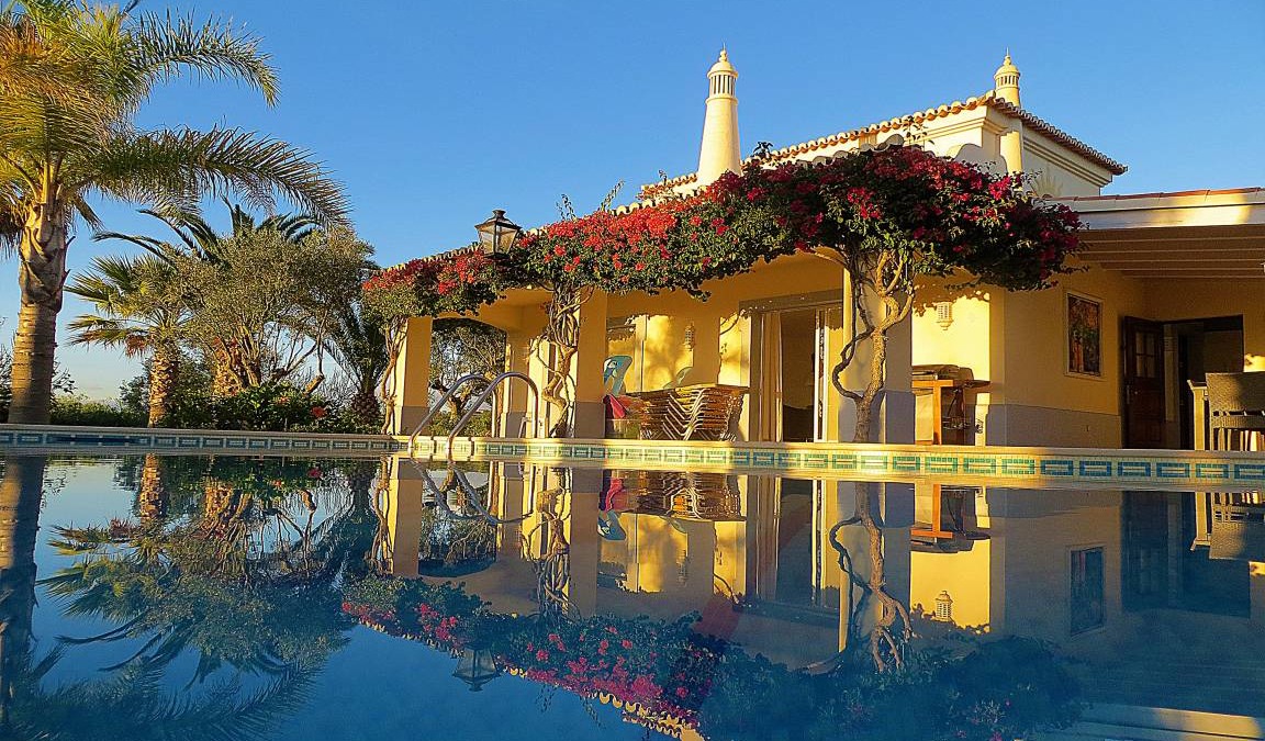 Estombar Villa | 290 m² Villa ∙ 4 bedrooms ∙ 10 guests