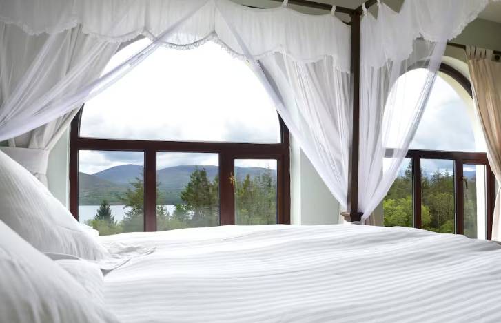 Blackwater Bridge House | 295 m² House ∙ 6 bedrooms ∙ 12 guests
