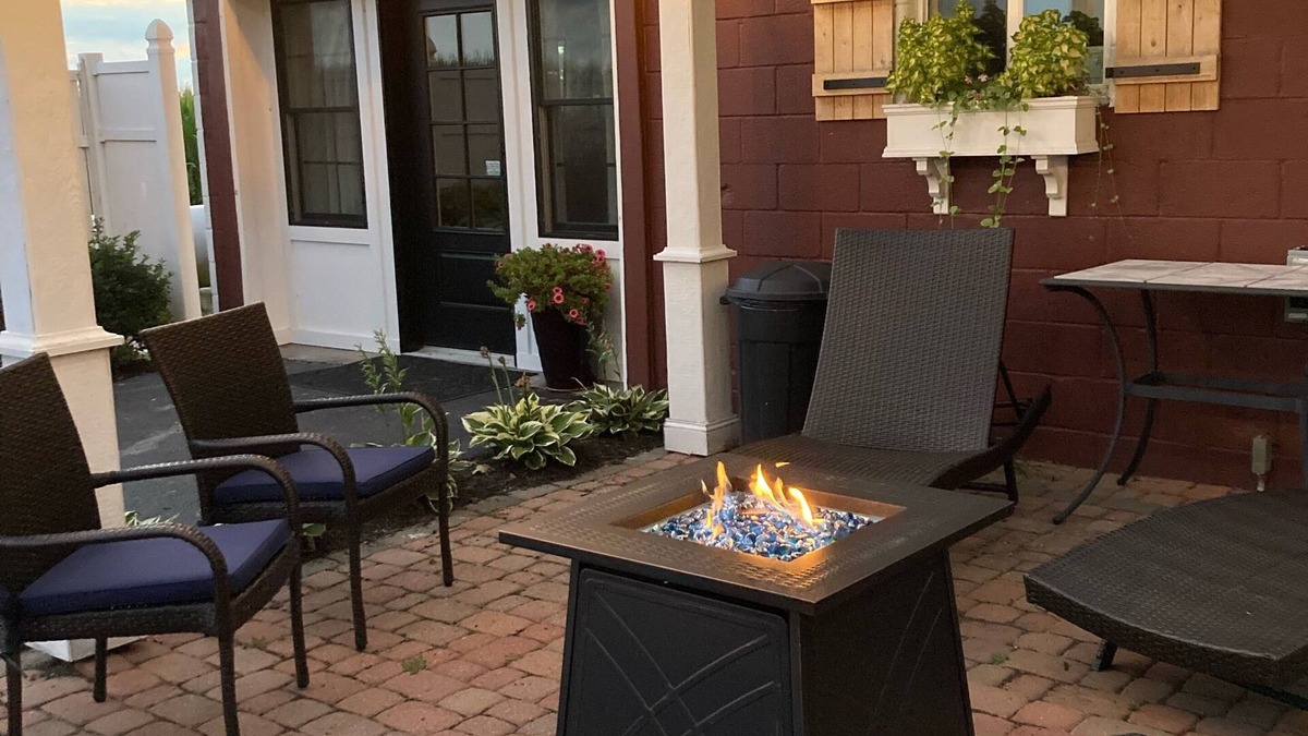 Wilmington House | 2A2J Barn pool Getaway 9 miles to WEC