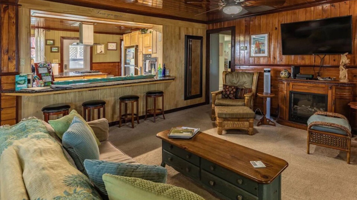 Bacliff House | 2B/1B sleeps 8 on the Bay - 270' fishing pier, pool, spa, w/tons of amenities