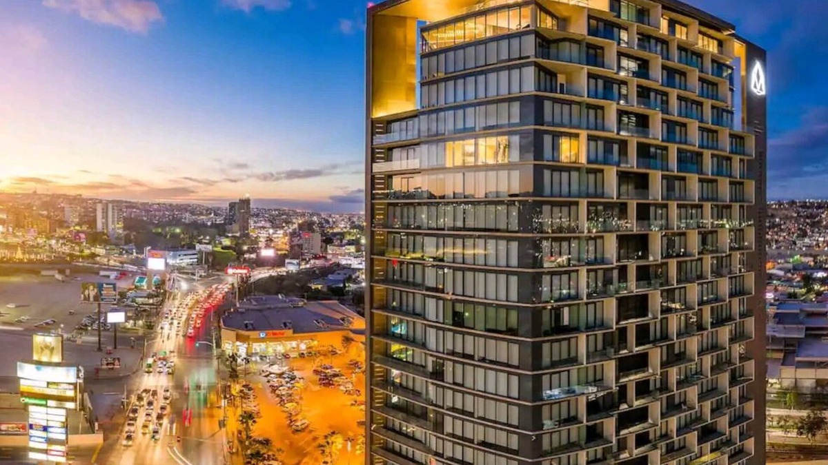 Tijuana Condo | ♤2B&2B at Adamant tower luxury. 75 inch TV & A/C