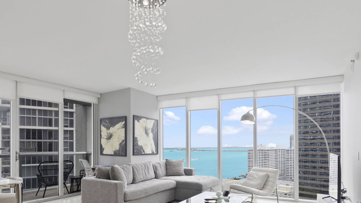 Downtown Miami Condo | 2B/2B Corner Unit w Water View FREE Parking Pool Spa Heart of Brickell