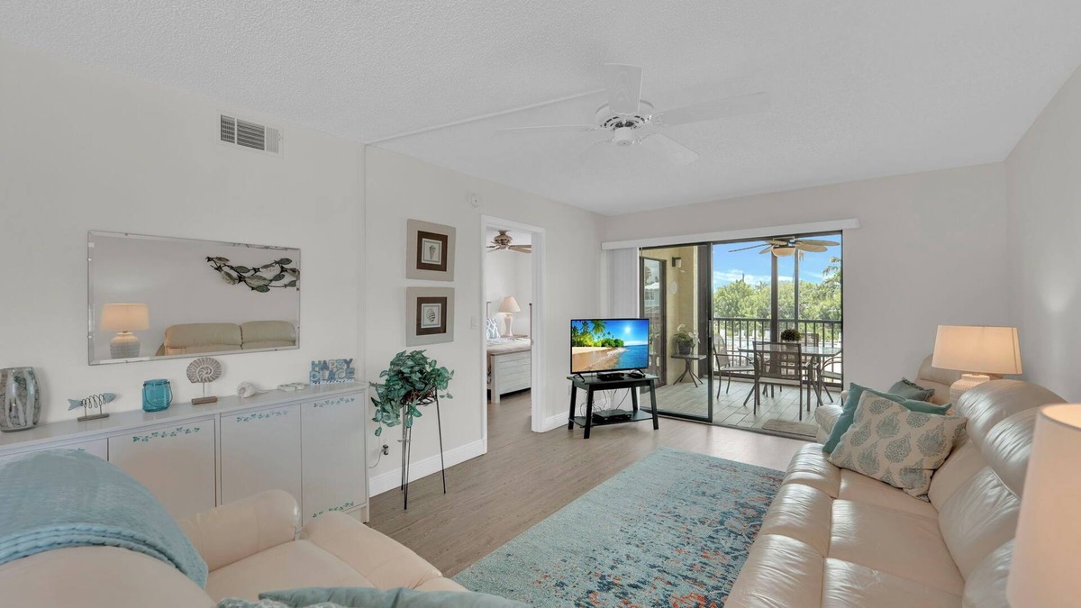 South Island Condo | 2B/2B Fairview Isles 116 Condo, Walk to Beach, Heated Pool!