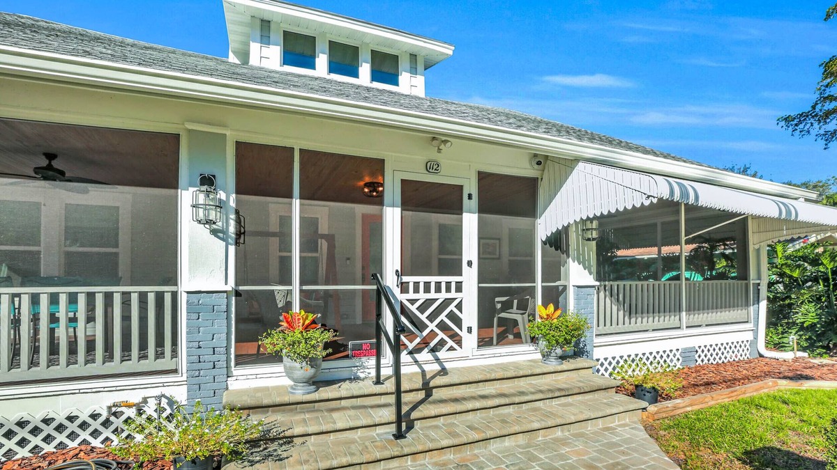 Bradenton House | 2b/2ba, HotTub, Walk To Shops, Dining! Beach Close! Wkly/Mo Discounts! Boat Opt!