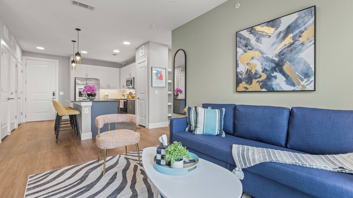 Fort Worth Apartment | 2B2B Luxury 1st Floor Apartment near in Ft Worth with free Parking,Pool,Gym&more