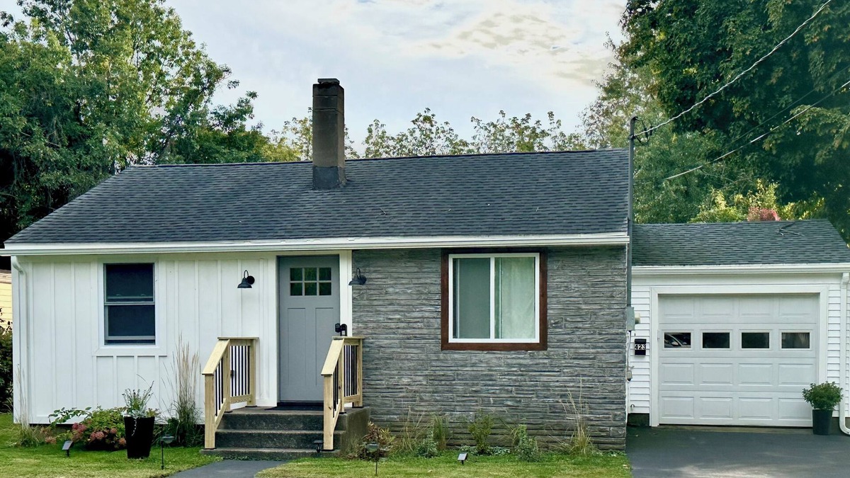 Utica House | 2Bd 1Ba fully renovated private home In Utica, NY. Minutes to everything