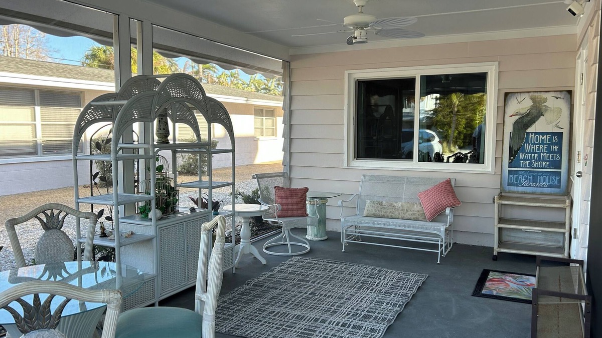 Sarasota Cottage | 2Bd+2 Ba beach cottage w/private front/back yard, screened porch, firepit, grill