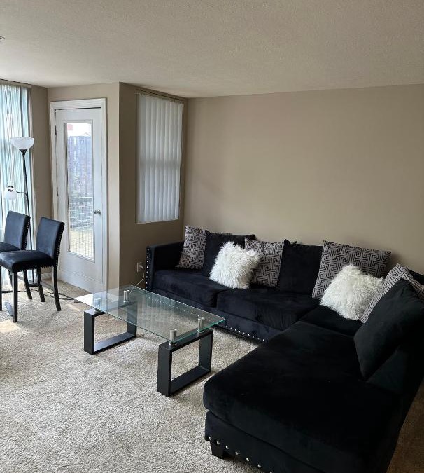 Ohio City Apartment | 2bd/2ba Riverfront City View Apt