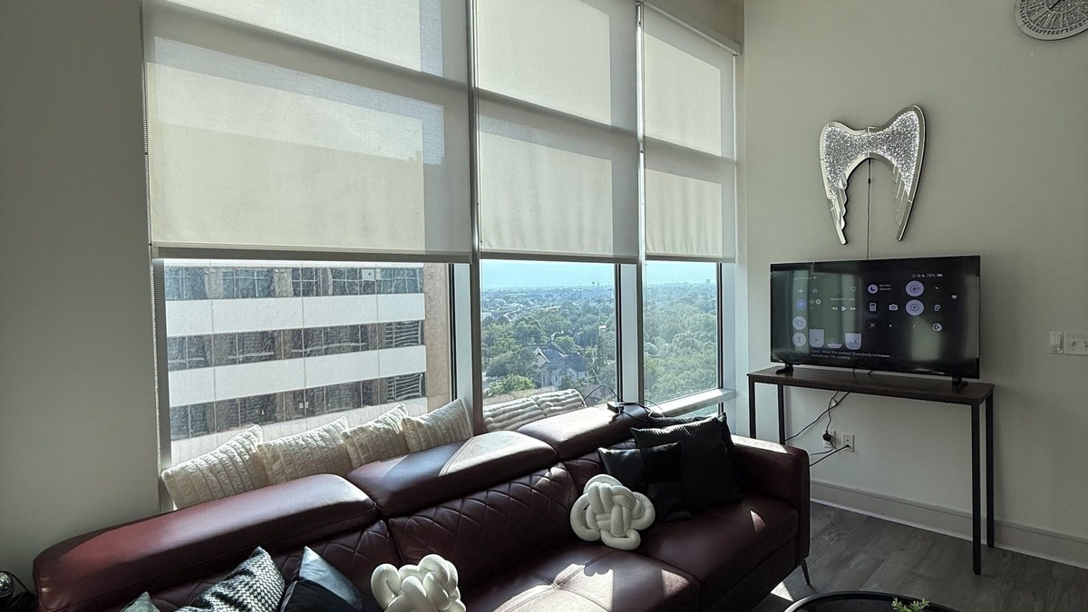 Texas Medical Center Condo | 2BD/2BA Rolls-Royce Inspired City Highrise w/Rooftop Pool