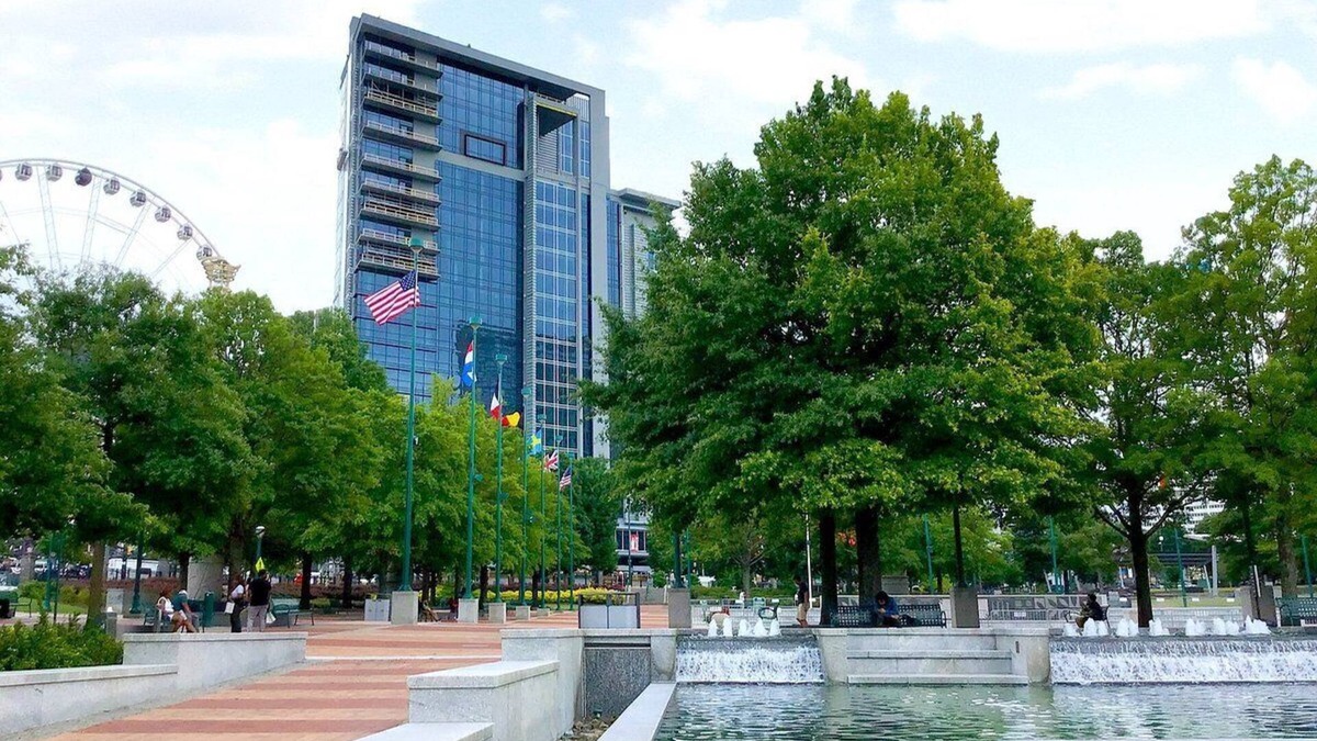 Downtown Atlanta Condo | 2BD/Atlanta - Downtown w/Rooftop Pool and Pool Bar!