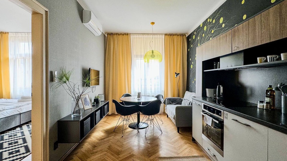 Vinohrady Apartment | *2BD Downtown* Newly renovated apartment