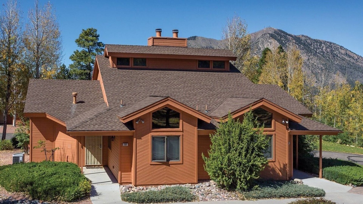 Flagstaff Condo | 2BD/Flagstaff - Full Kitchen, Living Room, W/D and Balcony!